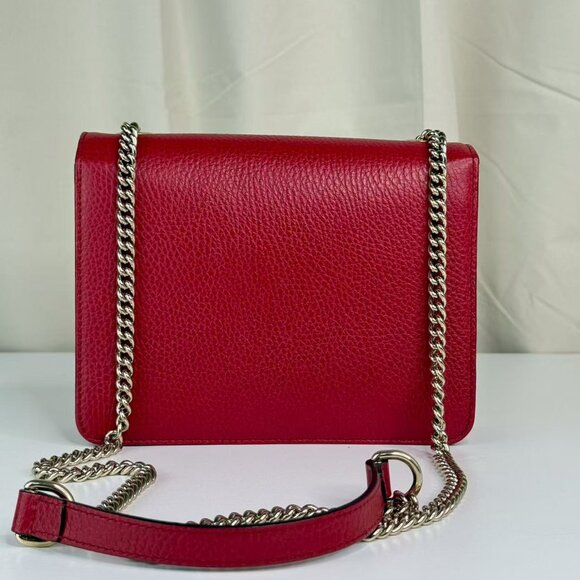 Gucci Red Leather GG Logo Crossbody Bag with Chain Strap & Gold Hardware - Picture 3 of 10